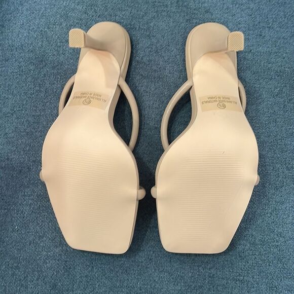 NEW Olivia Jaymes Women's Open Toe Camel Strap High Heel Sandal - Picture 6 of 9